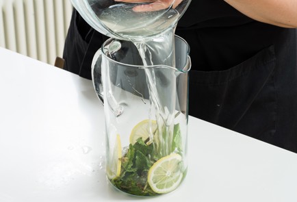 Фото шага рецепта Имбирный мохито 152550 шаг 7  