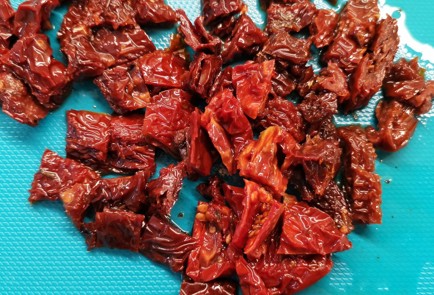 Фото шага рецепта Индейка обжаренная в сливках с сыром и шпинатом 152681 шаг 1  