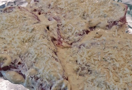 Фото шага рецепта Индейка запеченная в пряном соусе с сыром 152306 шаг 3  