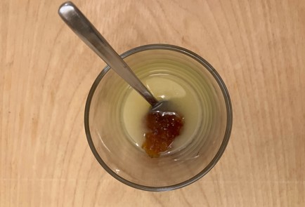 Фото шага рецепта Индейка с черносливом и корицей в духовке 174339 шаг 4  