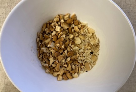 Фото шага рецепта Индейка с орехами кешью и макадамия 188593 шаг 5  