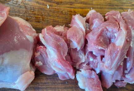 Фото шага рецепта Индейка тушенная с картофелем и морковью 189450 шаг 2  