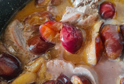 Фото шага рецепта Индейка тушенная со сливами 187263 шаг 11  