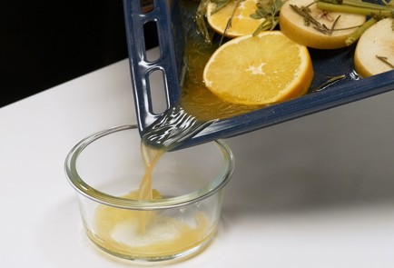 Фото шага рецепта Индейка в духовке 140191 шаг 10  