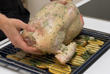 Фото шага рецепта Индейка в духовке 140191 шаг 9  