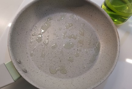 Фото шага рецепта Индейка в сливочном соусе 191151 шаг 1  