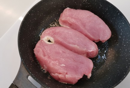 Фото шага рецепта Индейка запеченная под сыром 175829 шаг 1  