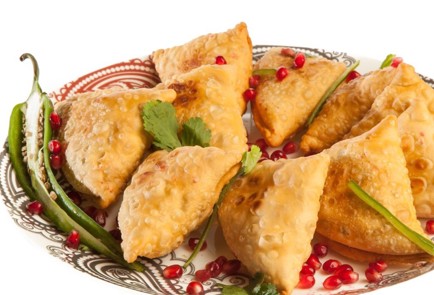 Фото шага рецепта Индийские самосы с картофелем и зеленым горошком 91958 шаг 10  