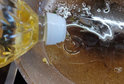 Фото шага рецепта Индюшачьи сердечки с луком и картофелем 176367 шаг 4  