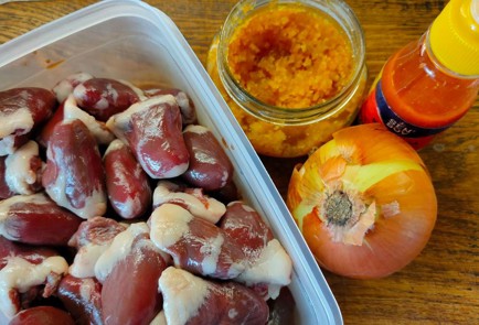 Фото шага рецепта Индюшачьи сердечки в апельсиновосоевом соусе 189421 шаг 1  