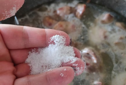 Фото шага рецепта Индюшачьи желудочки тушеные в остром томатном соусе 188286 шаг 5  