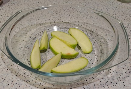 Фото шага рецепта Индюшиное крыло с зеленым яблоком в духовке 188554 шаг 5