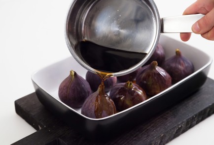 Фото шага рецепта Инжир с бальзамическим уксусом 29858 шаг 2  