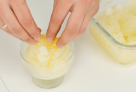 Фото шага рецепта Итальянская лимонная гранита 92450 шаг 5  
