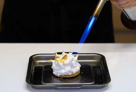 Фото шага рецепта Итальянская меренга 140116 шаг 5