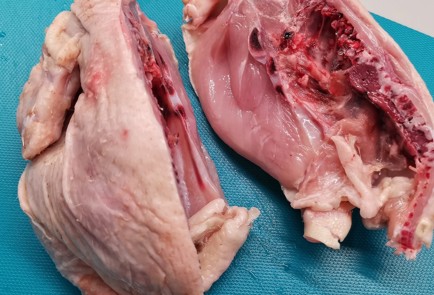 Фото шага рецепта Итальянский бульон из цыпленка 173351 шаг 1  