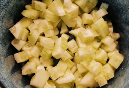 Фото шага рецепта Итальянский летний салат 153102 шаг 2  