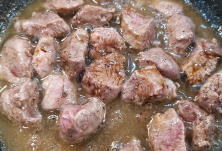 Фото шага рецепта Итальянский салат с уткой 173414 шаг 7