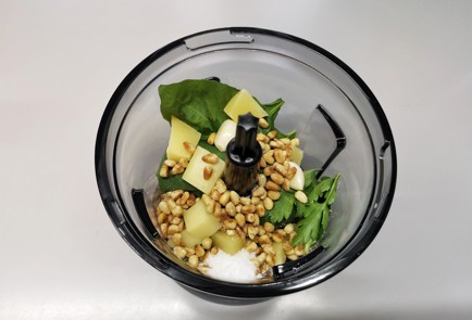 Фото шага рецепта Итальянский соус песто с базиликом 139749 шаг 10