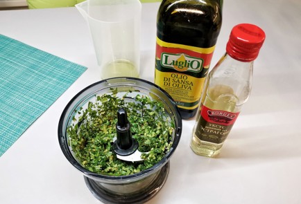 Фото шага рецепта Итальянский соус песто с базиликом 139749 шаг 11