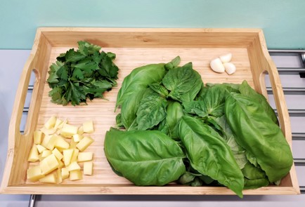 Фото шага рецепта Итальянский соус песто с базиликом 139749 шаг 4