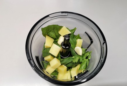 Фото шага рецепта Итальянский соус песто с базиликом 139749 шаг 8