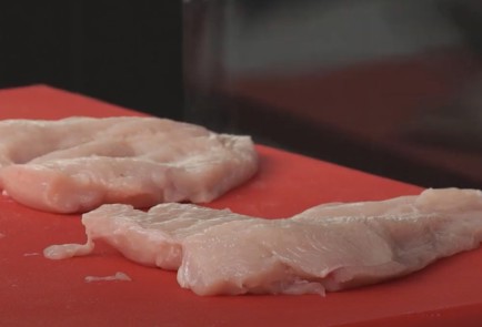 Фото шага рецепта Израильский шницель с куриным попкорном 151567 шаг 1  