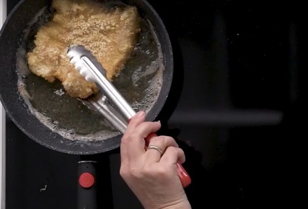 Фото шага рецепта Израильский шницель с куриным попкорном 151567 шаг 9  