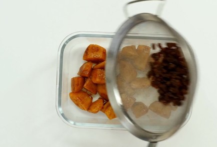 Фото шага рецепта Яблочный крамбл 17574 шаг 8  