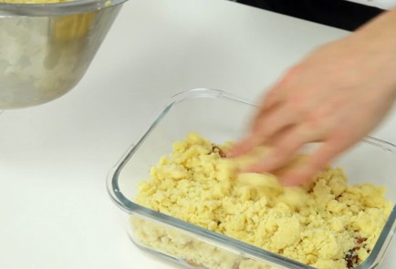 Фото шага рецепта Яблочный крамбл 17574 шаг 9  