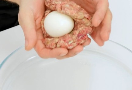 Фото шага рецепта Яйца пошотландски 47432 шаг 5