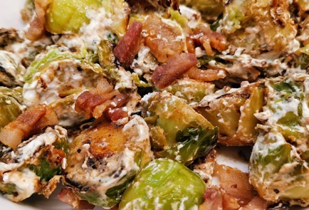 Фото шага рецепта Жареная брюссельская капуста с беконом и сыром 152748 шаг 11  