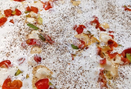 Фото шага рецепта Жареная кетотреска с овощами и сливками 153091 шаг 10  