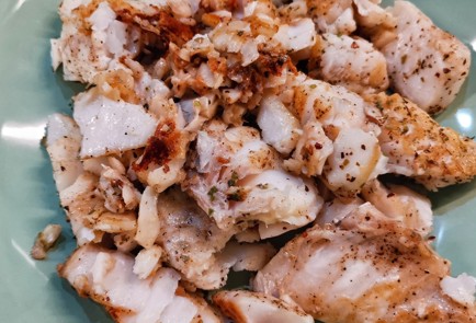 Фото шага рецепта Жареная кетотреска с овощами и сливками 153091 шаг 6  