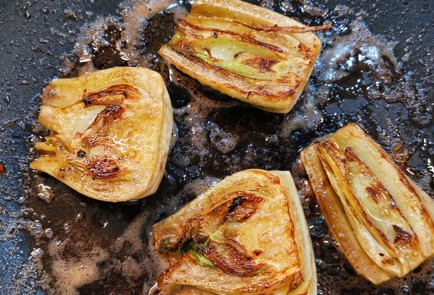 Фото шага рецепта Жареный фенхель с беконом 152906 шаг 10