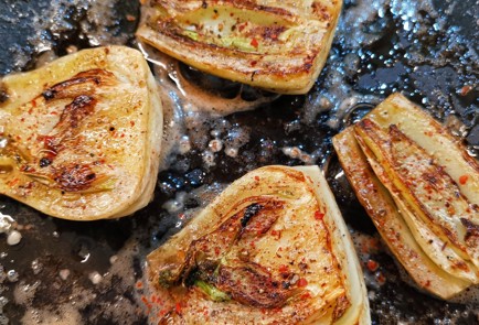 Фото шага рецепта Жареный фенхель с беконом 152906 шаг 11