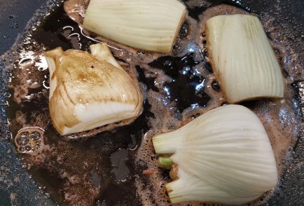 Фото шага рецепта Жареный фенхель с беконом 152906 шаг 8