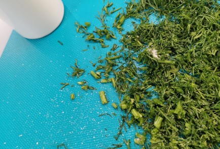 Фото шага рецепта Жареный молодой картофель со спаржей 152346 шаг 6