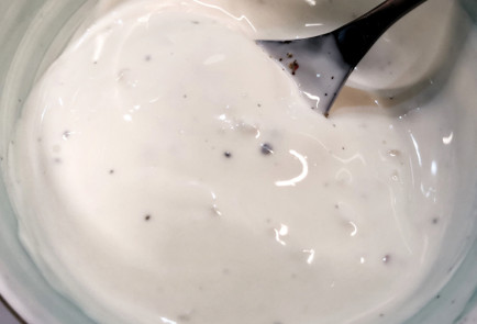 Фото шага рецепта Жареные пельмени с чесночной сметаной 151498 шаг 13  