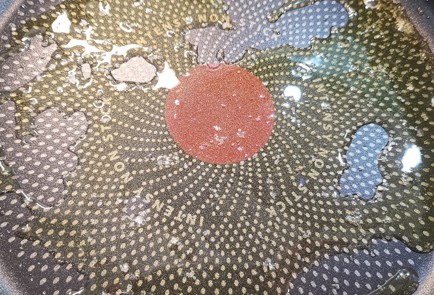 Фото шага рецепта Жареные пельмени с карри и шафраном 153014 шаг 1  