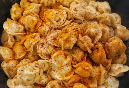 Фото шага рецепта Жареные пельмени с карри и шафраном 153014 шаг 10  