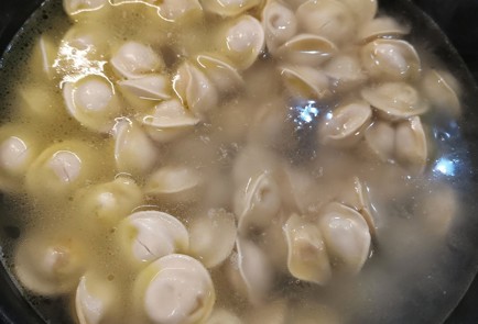 Фото шага рецепта Жареные пельмени с карри и шафраном 153014 шаг 3  