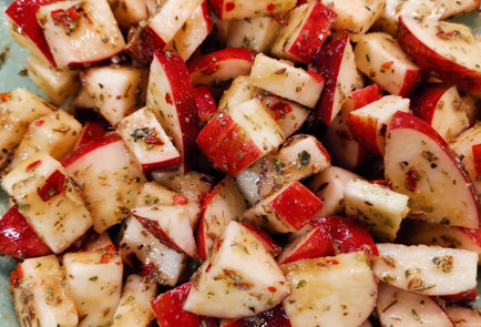 Фото шага рецепта Жареные яблоки с ароматными травами 151548 шаг 10  