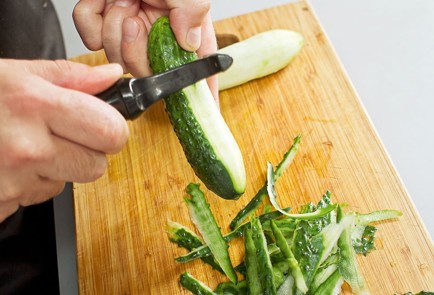 Фото шага рецепта Йогуртовое мороженое с авокадо и огурцом 28448 шаг 2  