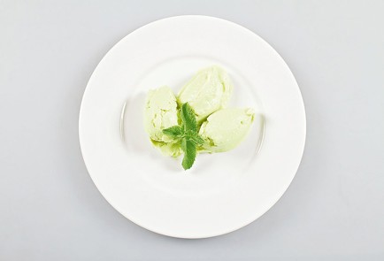 Фото шага рецепта Йогуртовое мороженое с авокадо и огурцом 28448 шаг 6  