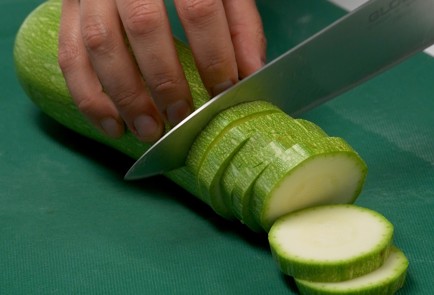 Фото шага рецепта Кабачки на сковороде 151072 шаг 1  