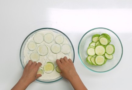 Фото шага рецепта Кабачки на сковороде 151072 шаг 4  