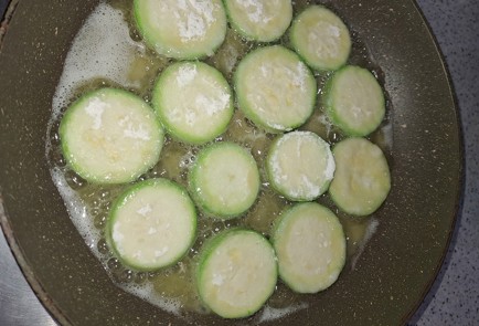 Фото шага рецепта Кабачки на сковороде 189562 шаг 7  