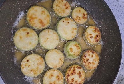 Фото шага рецепта Кабачки на сковороде 189562 шаг 8  