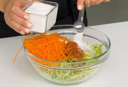 Фото шага рецепта Кабачки покорейски 151241 шаг 5  